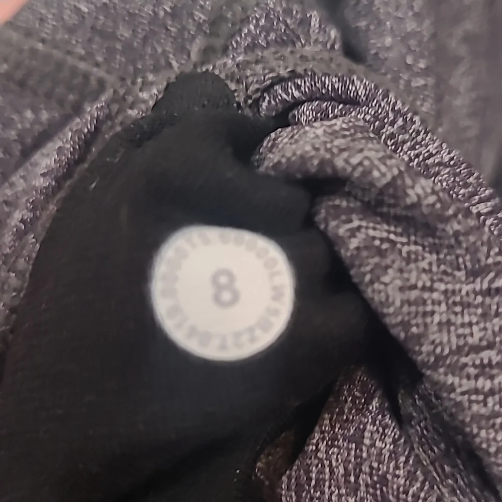 LULULEMON ATHLETICA WOMEN'S HIGH RISE LEGGING PANTS LIKE NEW SIZE 8